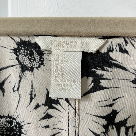 ** DONATED ** Forever 21 Black & Tan Floral Button Front Jumper Dress - Picture 6 of 6